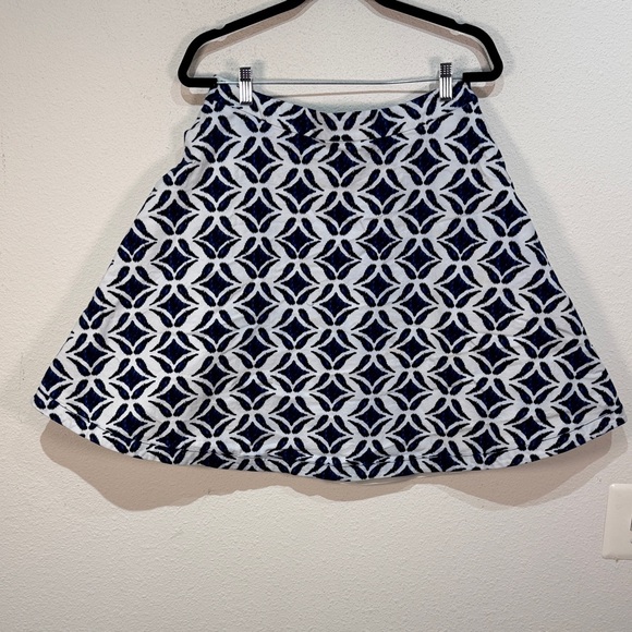 Diane Von Furstenberg Dresses & Skirts - Diane Von Furstenberg Navy & White cotton Geometric A-Line Skirt size 12